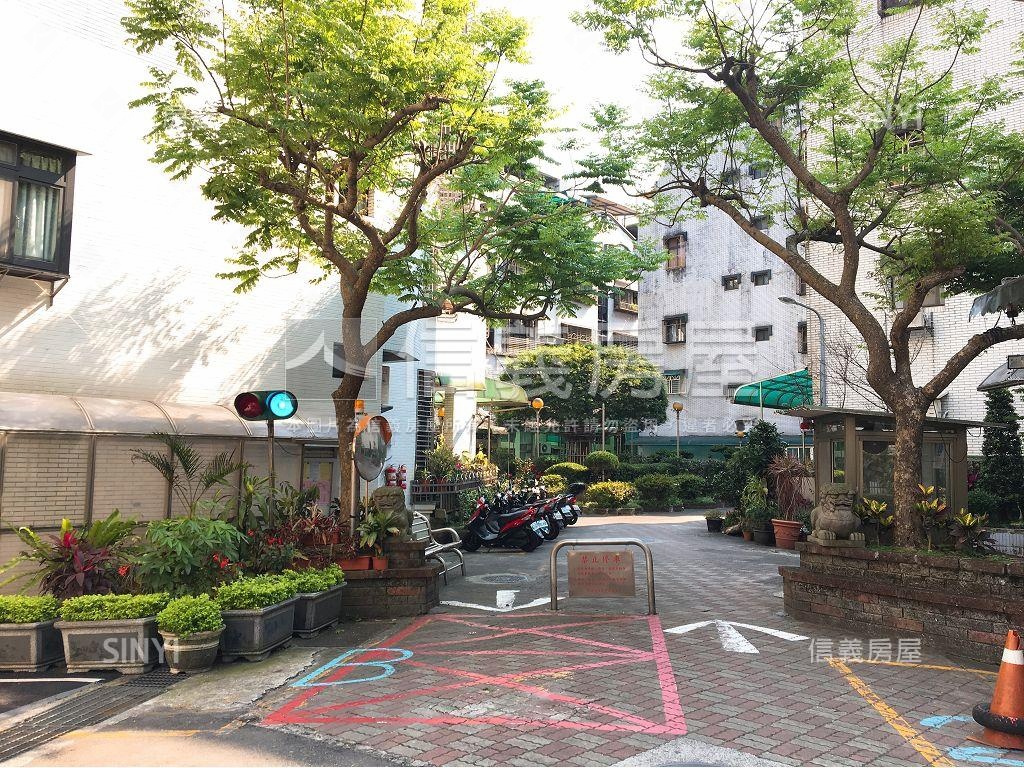 綠意～頂加大空間房屋室內格局與周邊環境