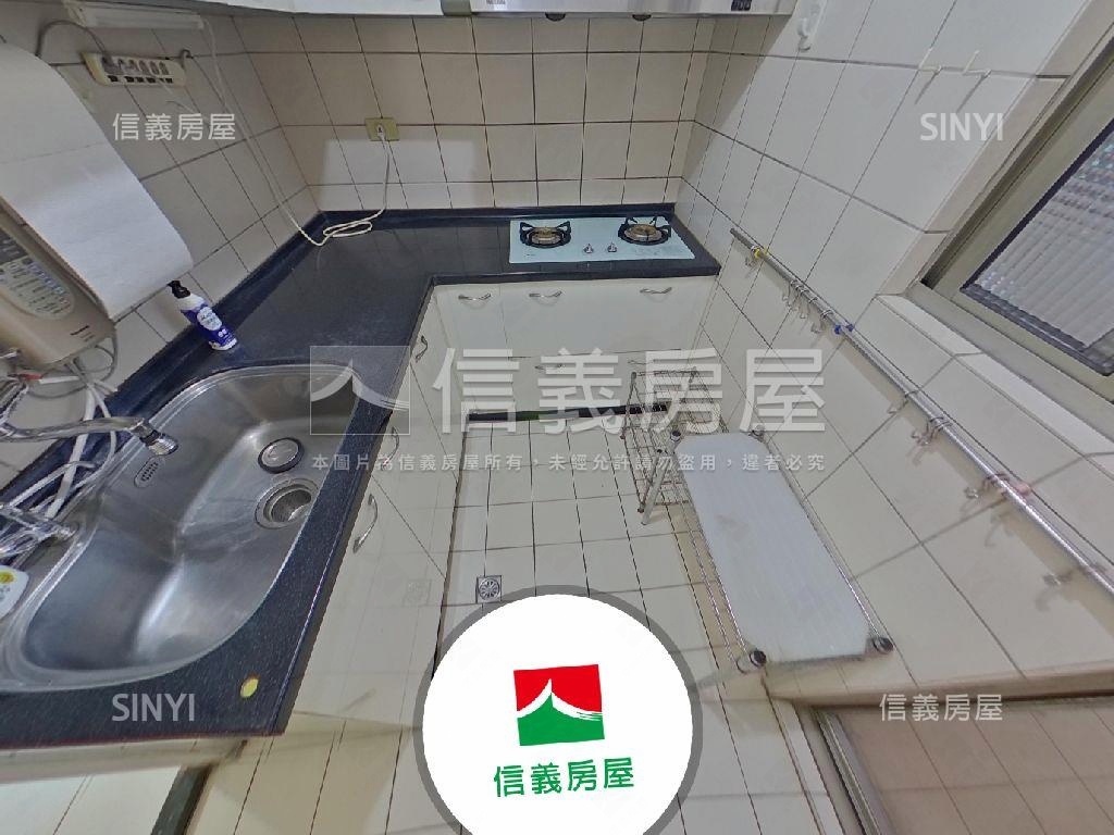 近捷運低總價電梯三房房屋室內格局與周邊環境