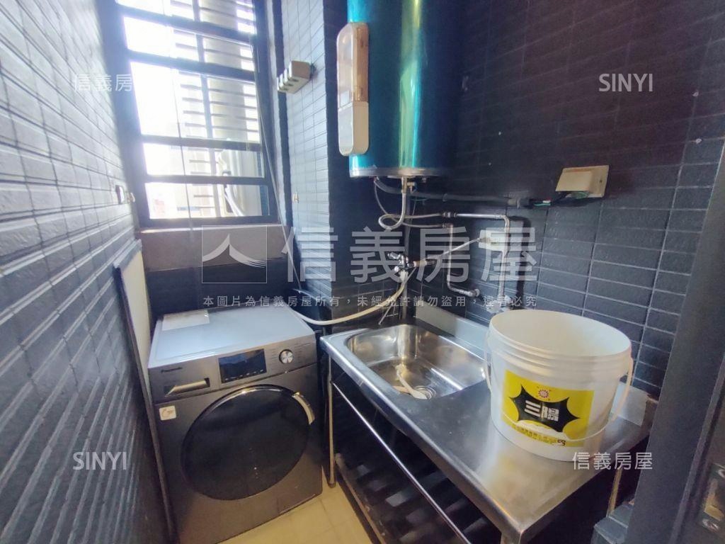 三輝白昀旁超級Ｆ１空間大房屋室內格局與周邊環境