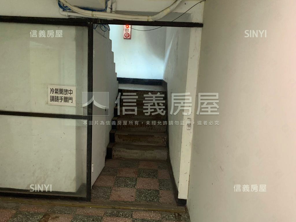 ☆西園地下大空間房屋室內格局與周邊環境