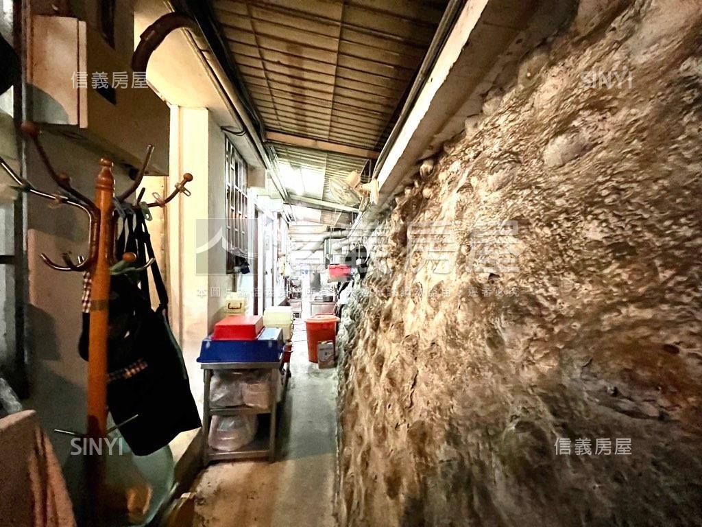 捷運商圈中科大旁金店面房屋室內格局與周邊環境