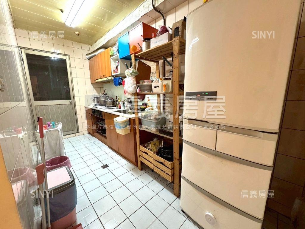 公益黎明商圈｜三房車位Ｂ房屋室內格局與周邊環境