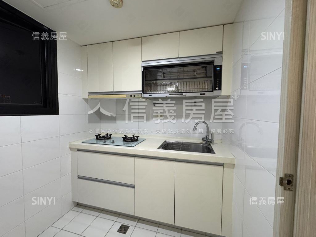 新悅城香榭輕奢２房平車房屋室內格局與周邊環境