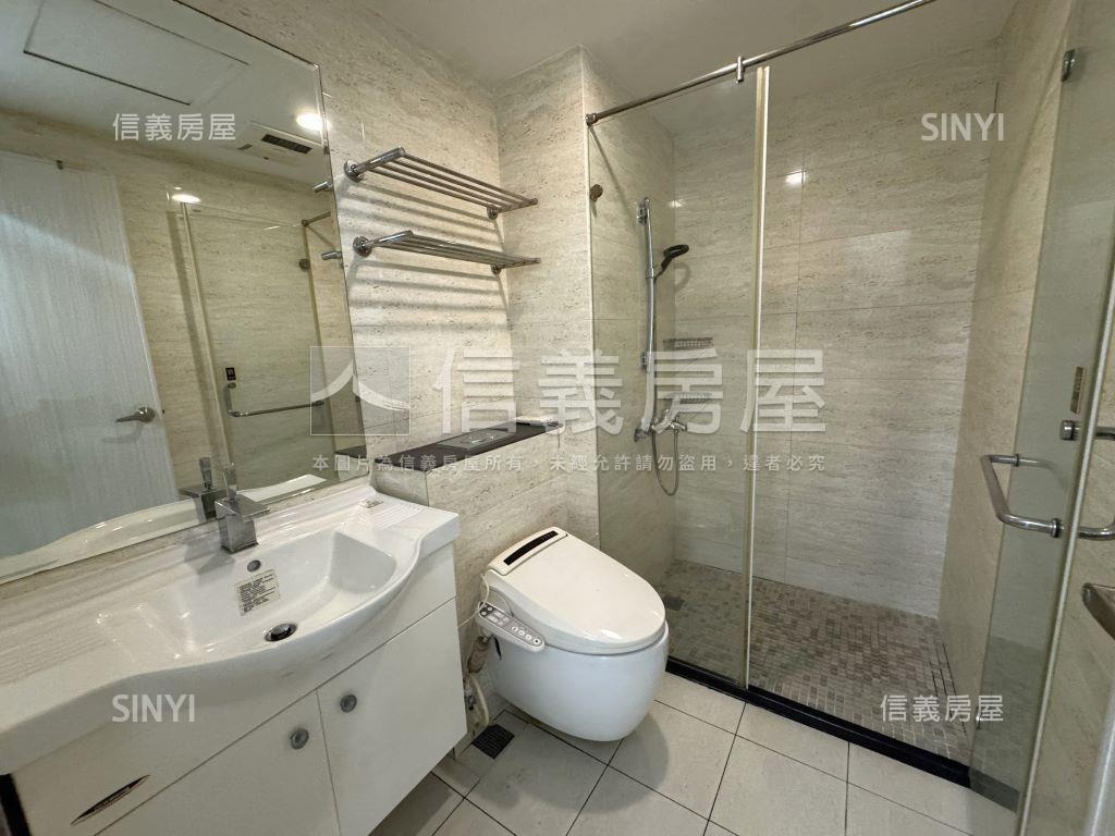 新悅城香榭輕奢２房平車房屋室內格局與周邊環境