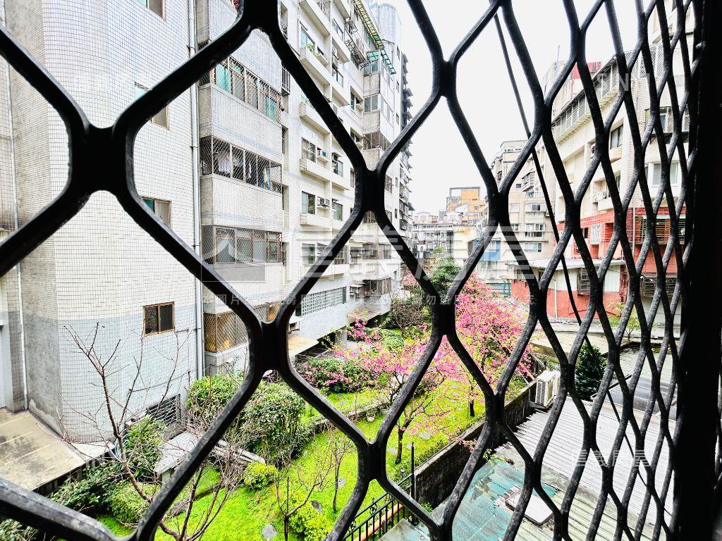 馬上來看開運３樓房屋室內格局與周邊環境