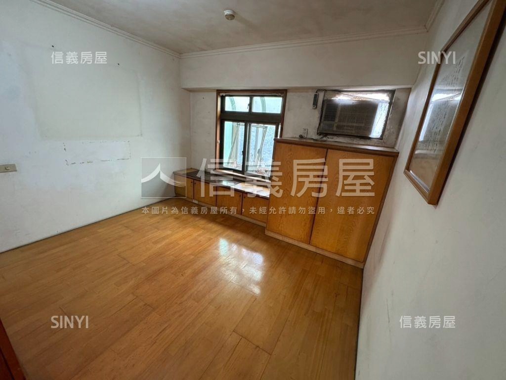 專任☆楊梅第一景三房車位房屋室內格局與周邊環境