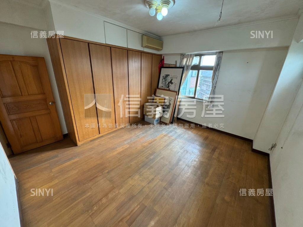 專任☆楊梅第一景三房車位房屋室內格局與周邊環境