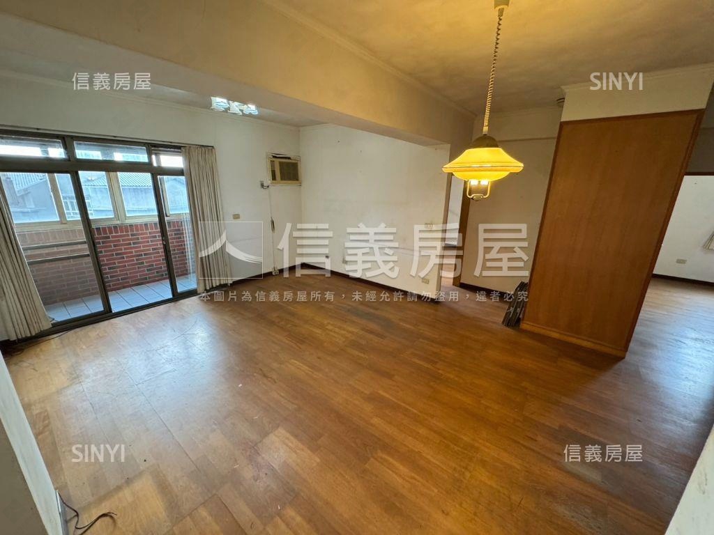 專任☆楊梅第一景三房車位房屋室內格局與周邊環境
