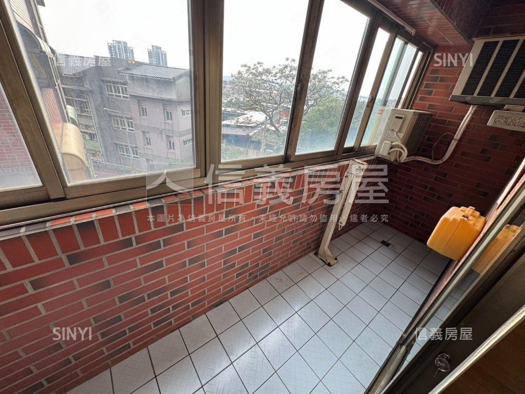 專任☆楊梅第一景三房車位房屋室內格局與周邊環境