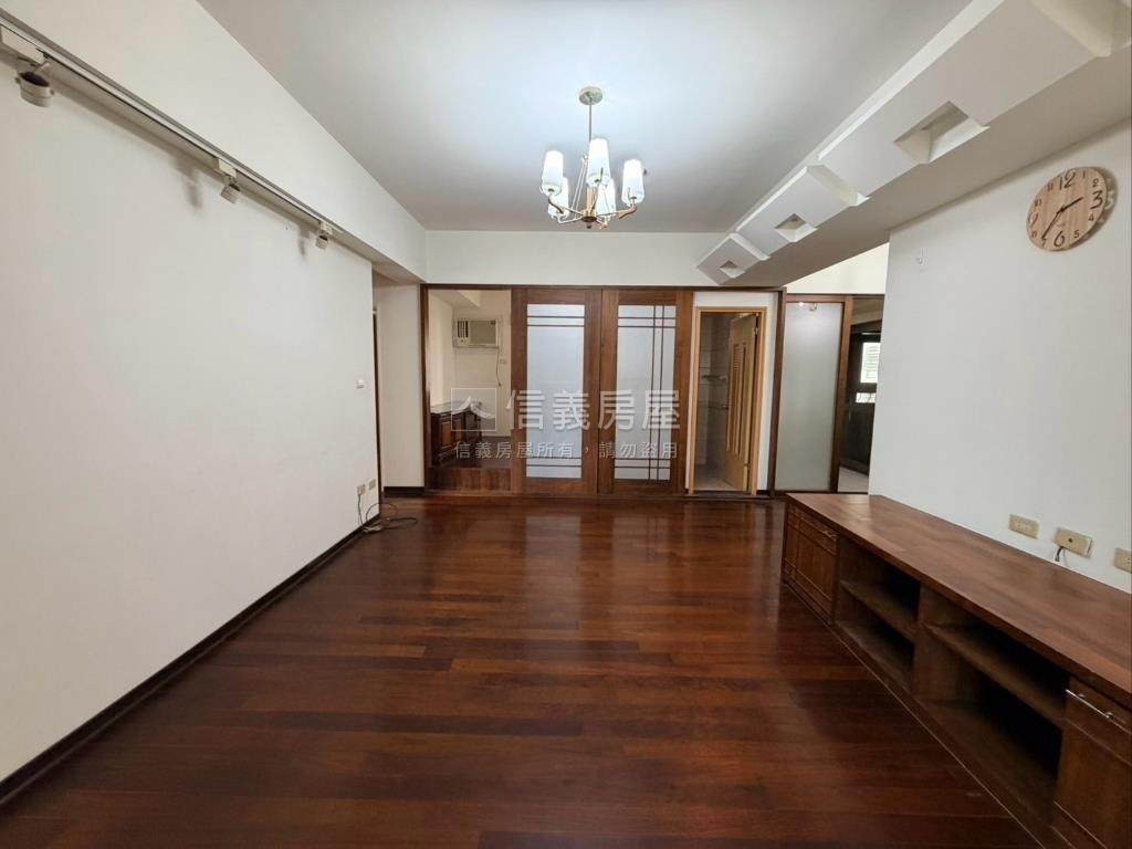稀有唐莊樹梢綠景好屋房屋室內格局與周邊環境