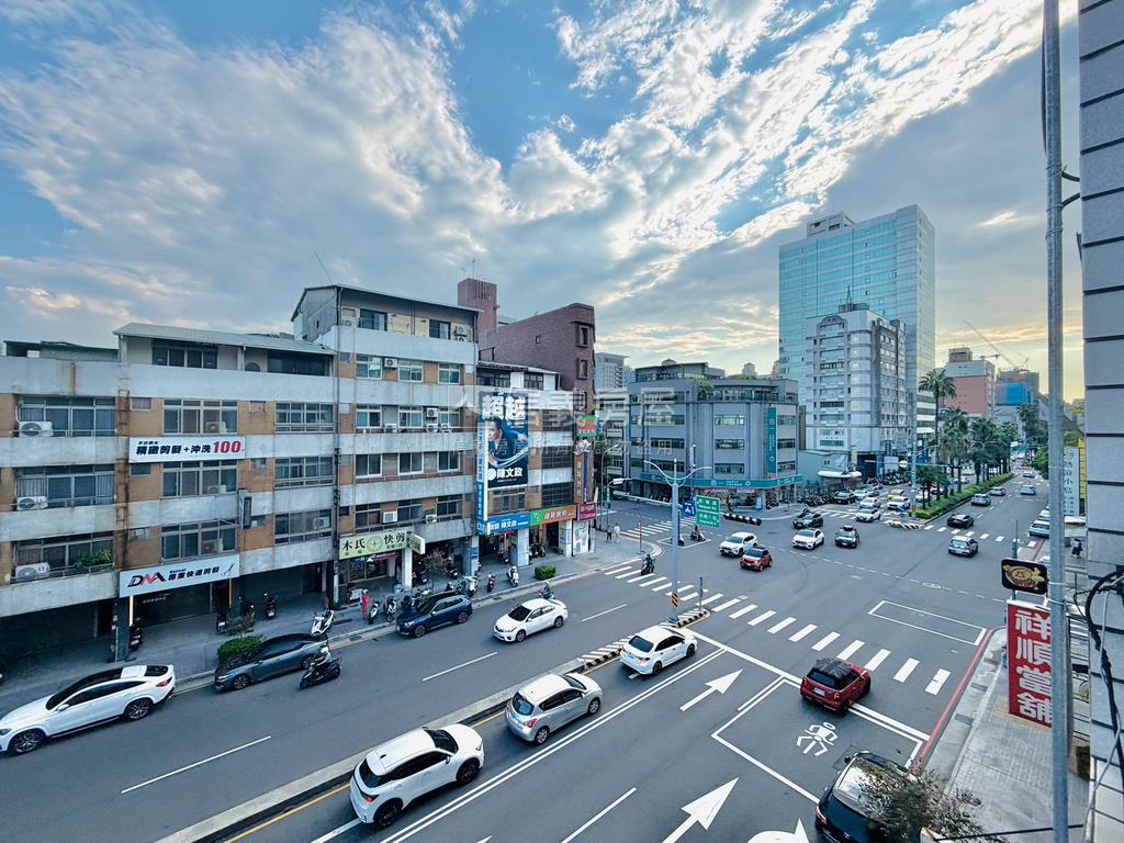 忠明路大地坪透店房屋室內格局與周邊環境