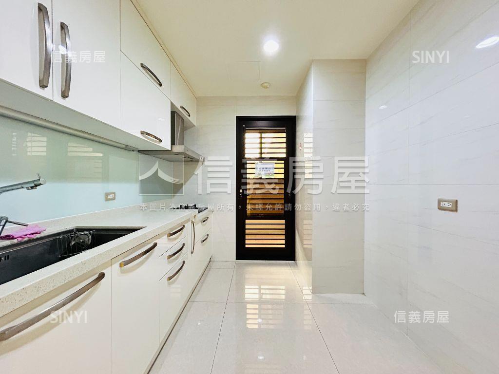 專任★築城詠富★稀有釋出房屋室內格局與周邊環境