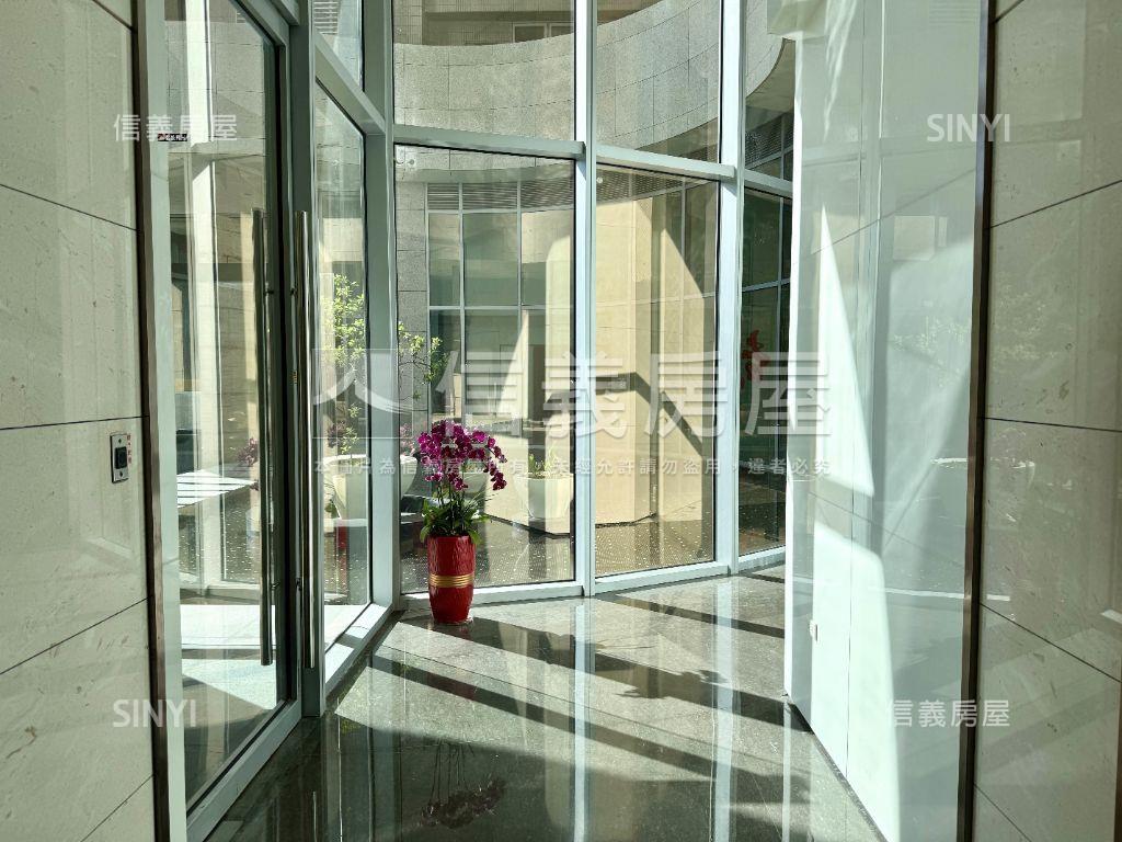 新店豪宅總裁的家房屋室內格局與周邊環境