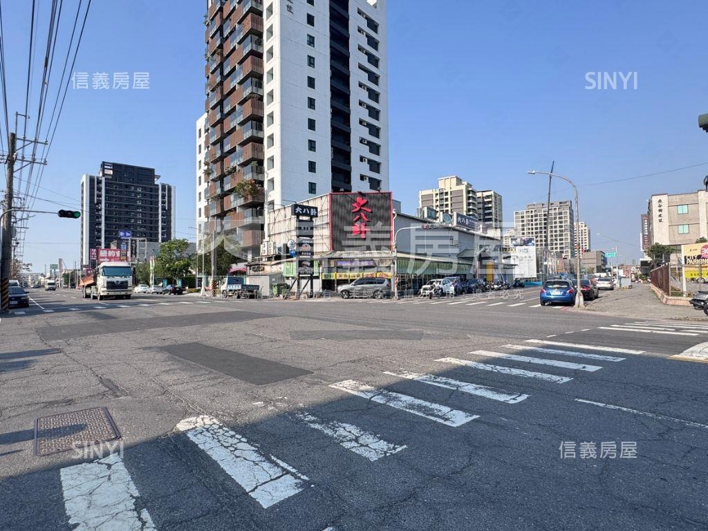 鑫世紀Ｅ９棟兩房平車房屋室內格局與周邊環境