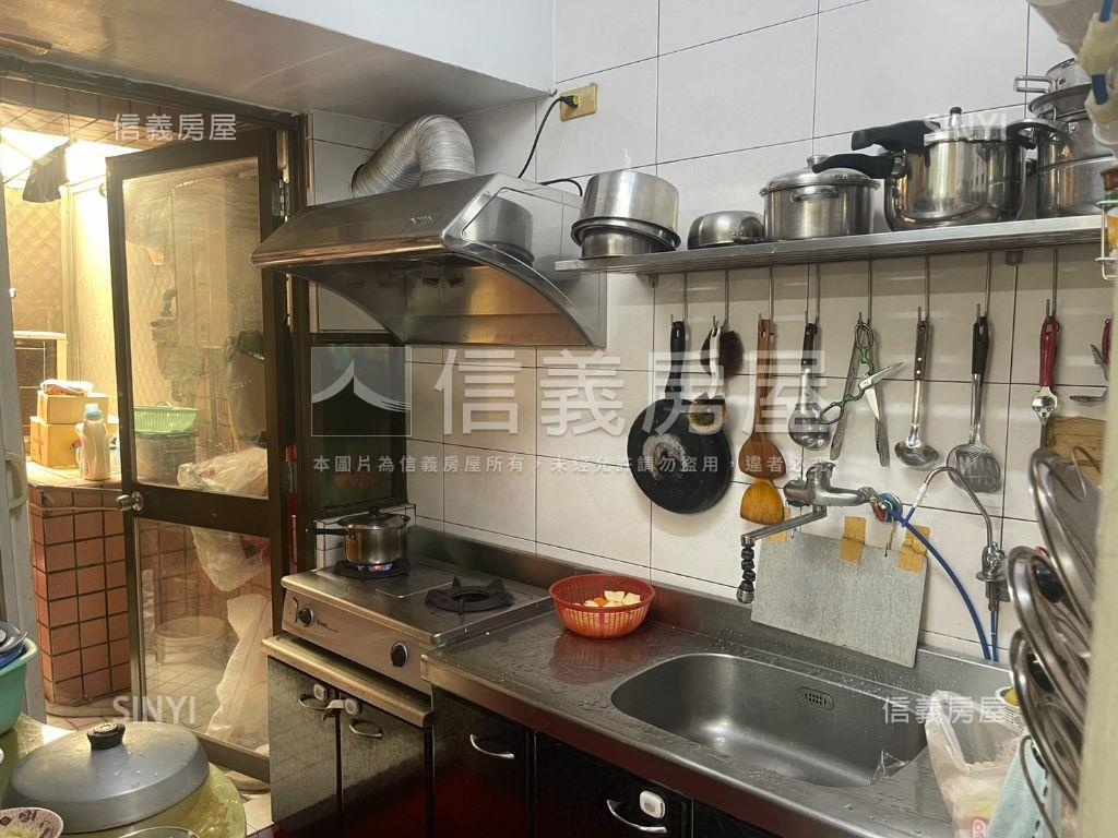 大寮陽明山莊正路採光三房房屋室內格局與周邊環境