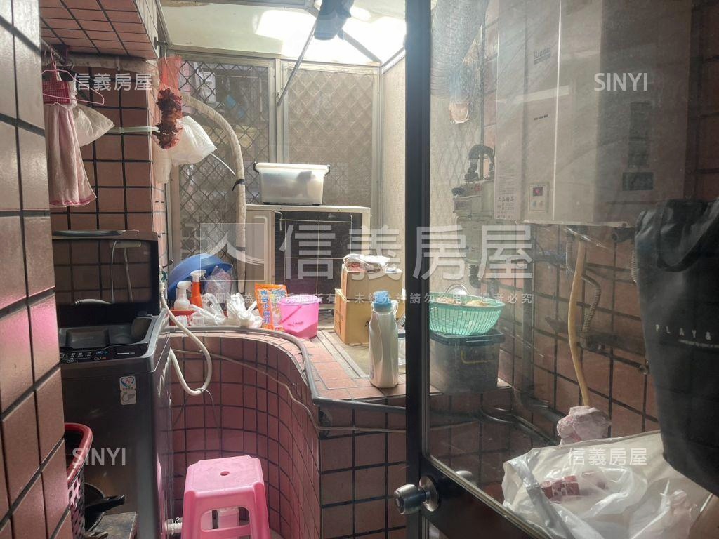 大寮陽明山莊正路採光三房房屋室內格局與周邊環境
