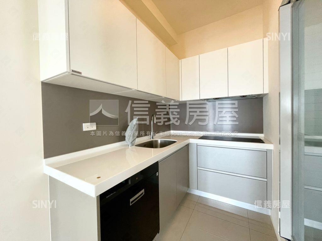 水律川★朝南１５Ｆ平車房屋室內格局與周邊環境