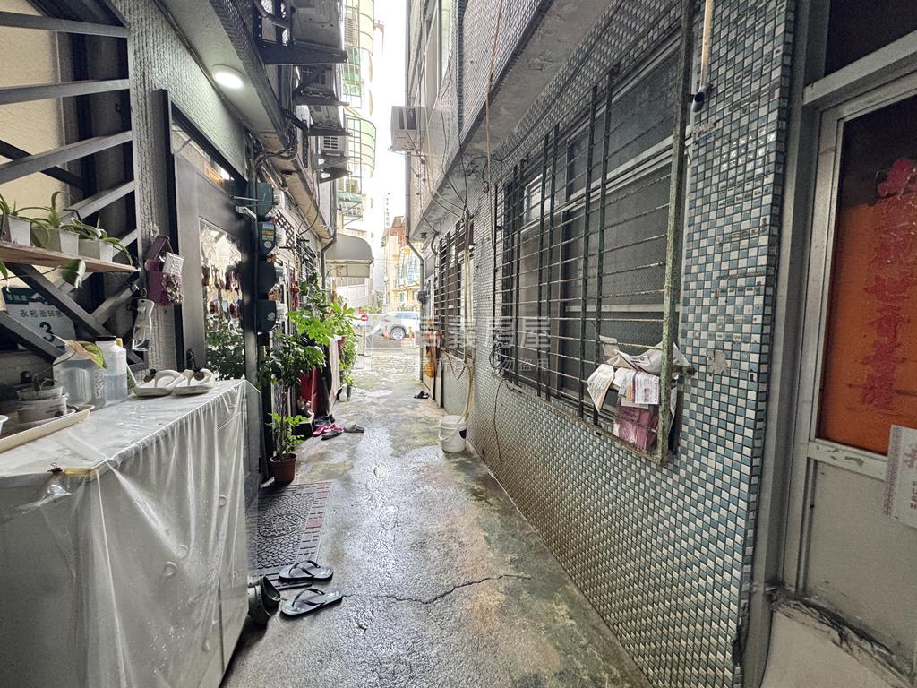 市府特區．小資透天房屋室內格局與周邊環境