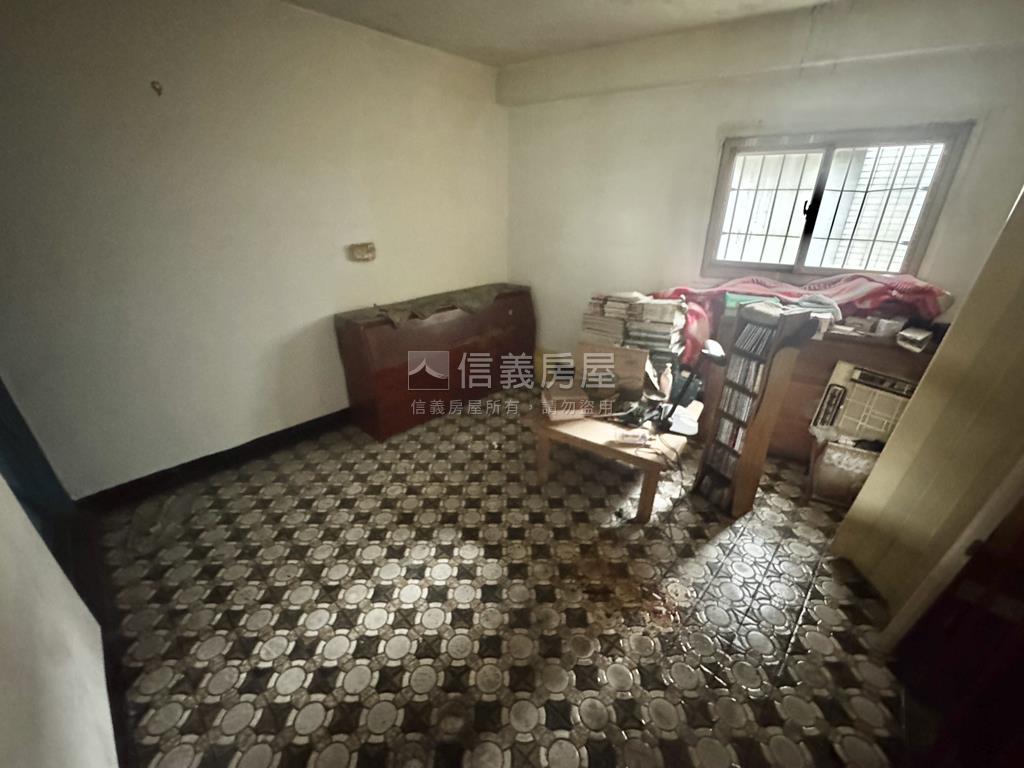市府特區．小資透天房屋室內格局與周邊環境