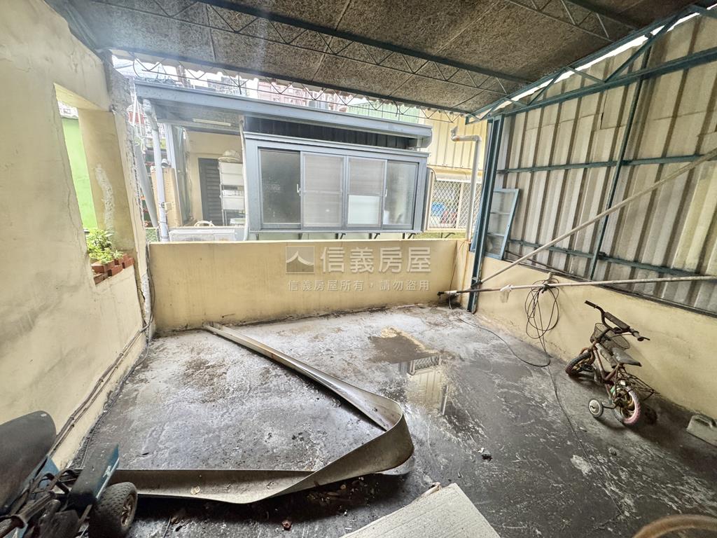 市府特區．小資透天房屋室內格局與周邊環境