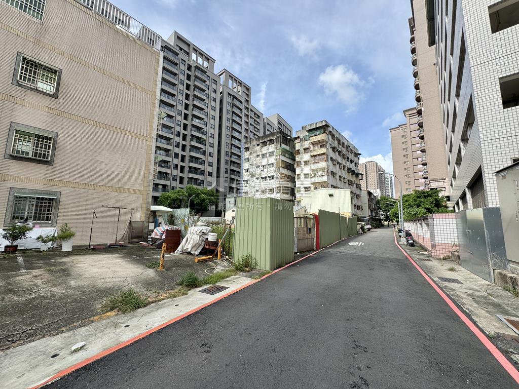 市府特區．小資透天房屋室內格局與周邊環境
