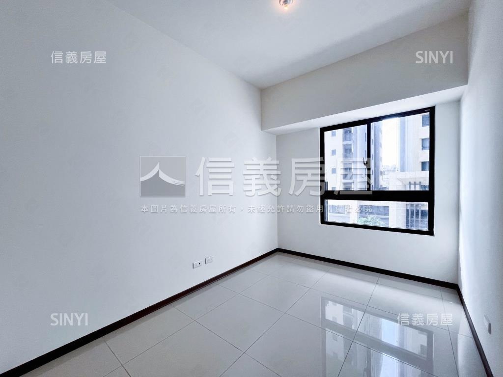 長虹天韻三房平車房屋室內格局與周邊環境