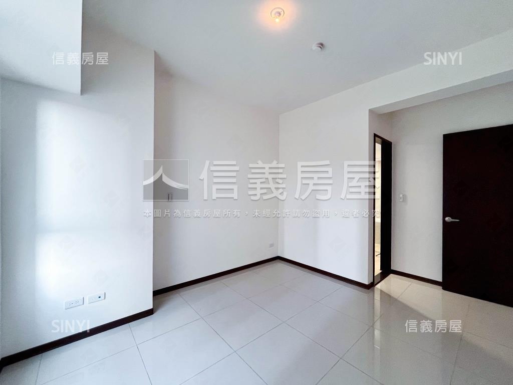 長虹天韻三房平車房屋室內格局與周邊環境