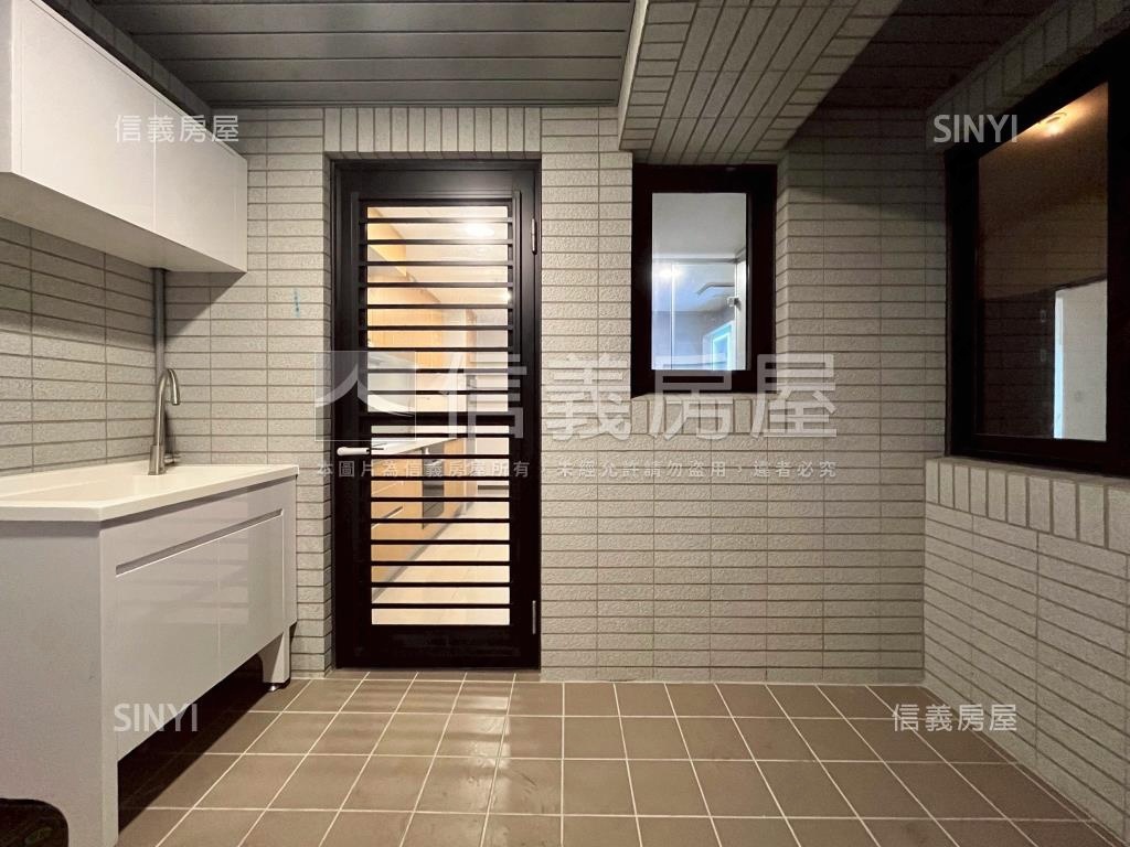 長虹天韻三房平車房屋室內格局與周邊環境