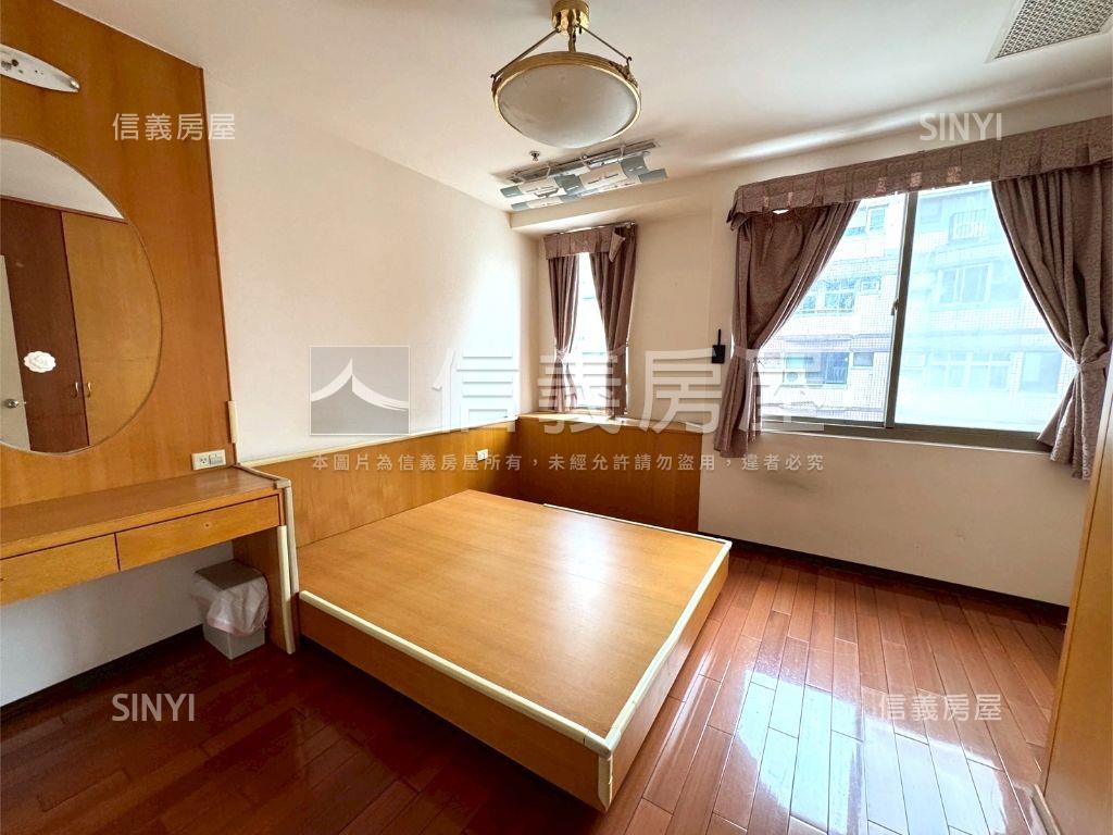 大東興｜大四房雙平面車位房屋室內格局與周邊環境