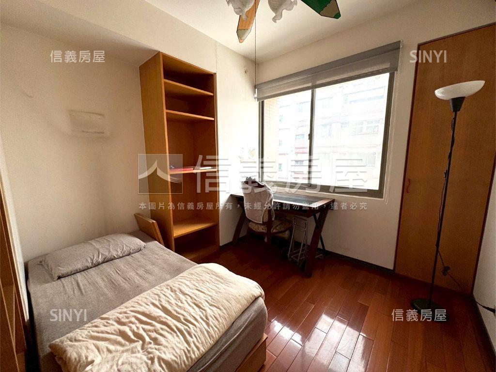 大東興｜大四房雙平面車位房屋室內格局與周邊環境