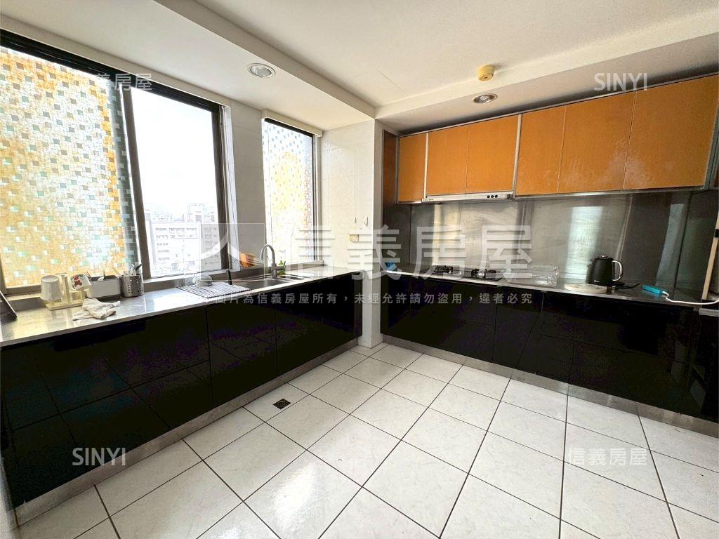 大東興｜大四房雙平面車位房屋室內格局與周邊環境