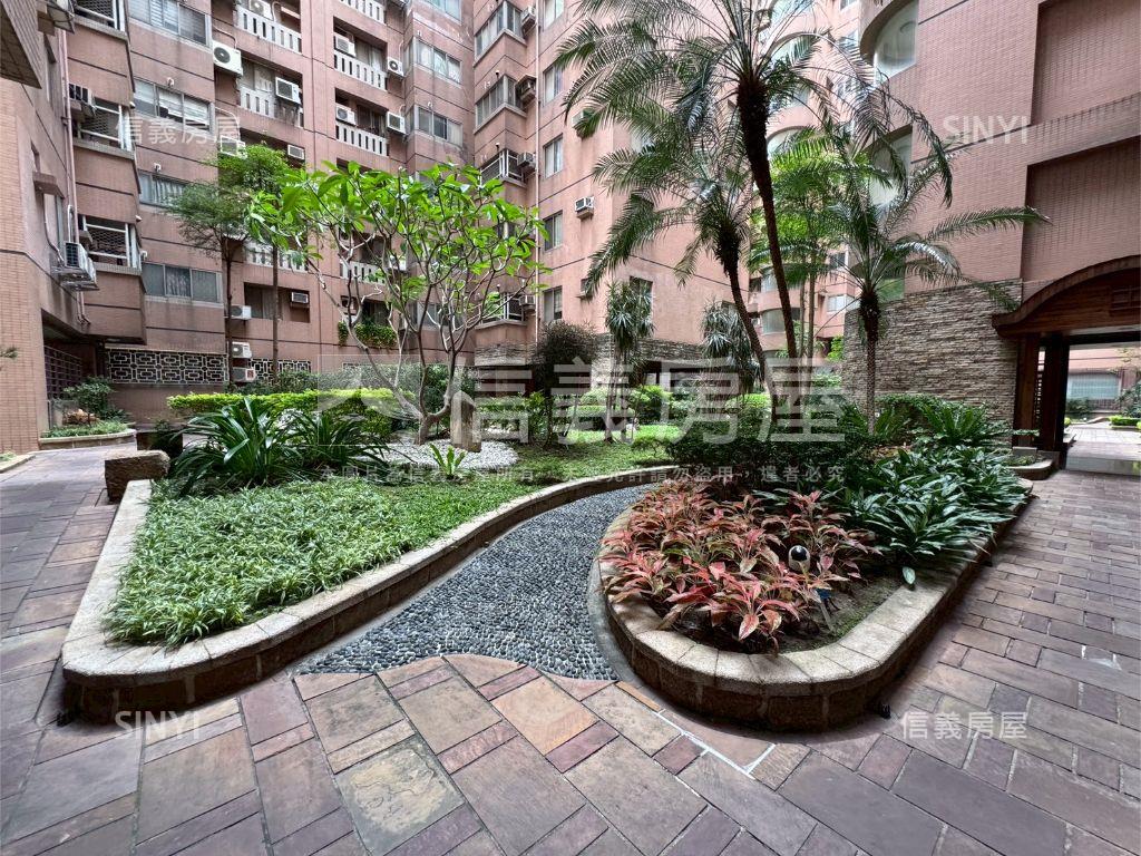 大東興｜大四房雙平面車位房屋室內格局與周邊環境