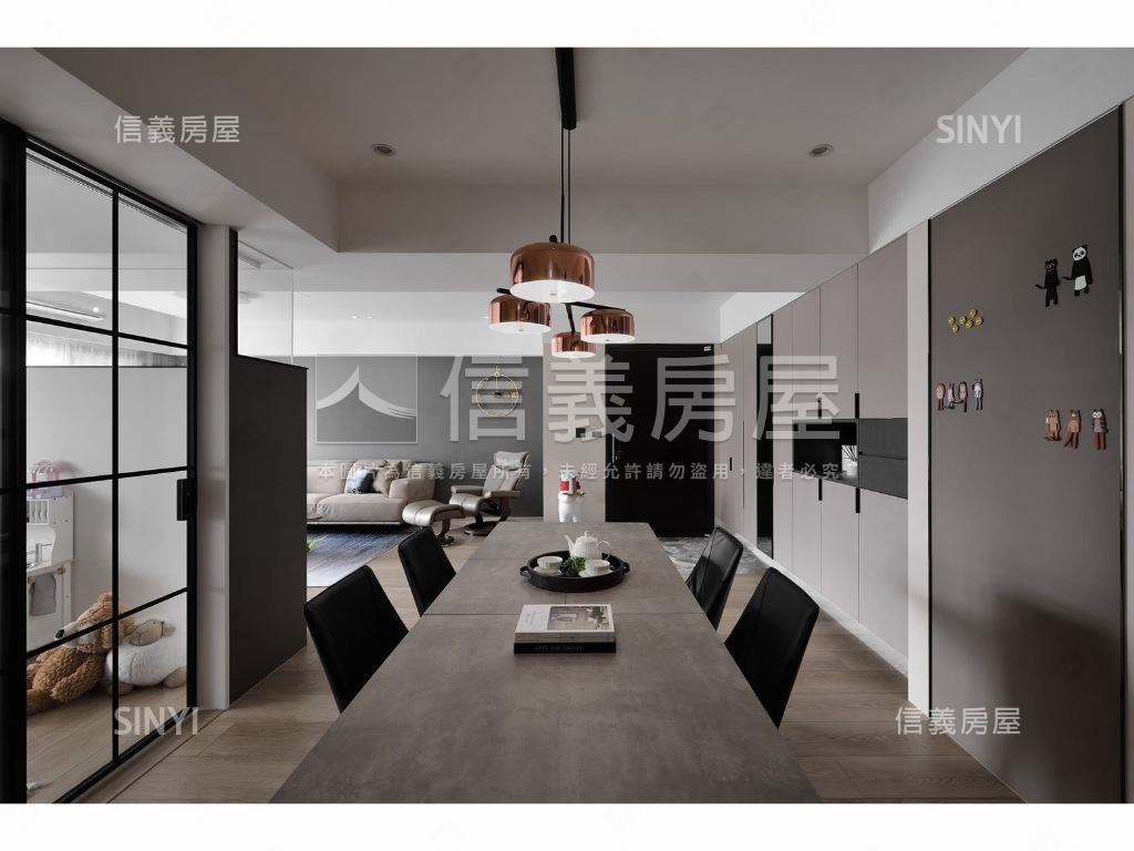 百萬裝潢湛高峰豪氣大露臺房屋室內格局與周邊環境