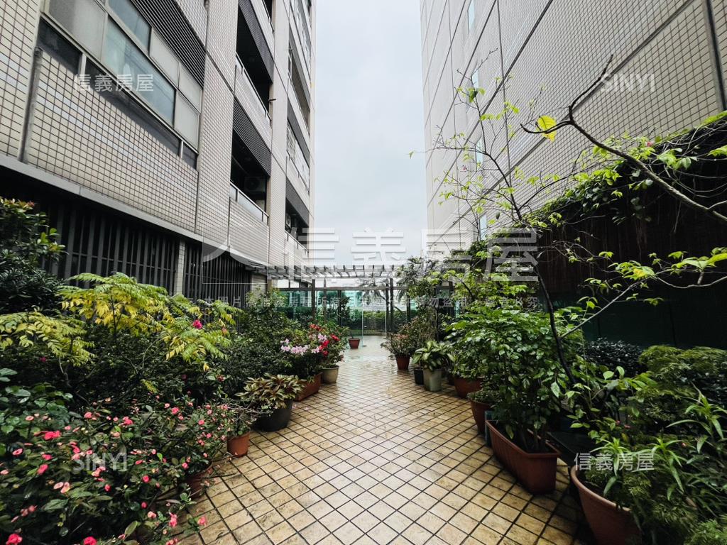 未來中和雙捷精裝挑高空間房屋室內格局與周邊環境