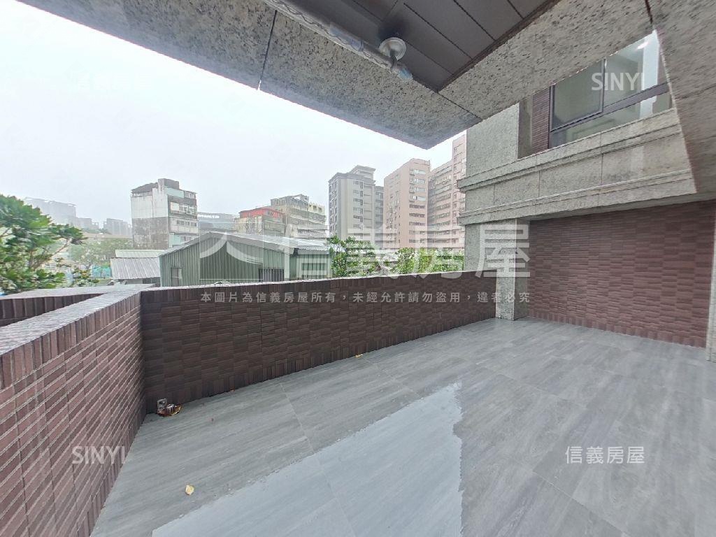 אֵל中正城閱Ｃ２露臺戶房屋室內格局與周邊環境