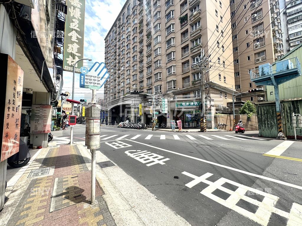 專任稀有百世達兩房房屋室內格局與周邊環境
