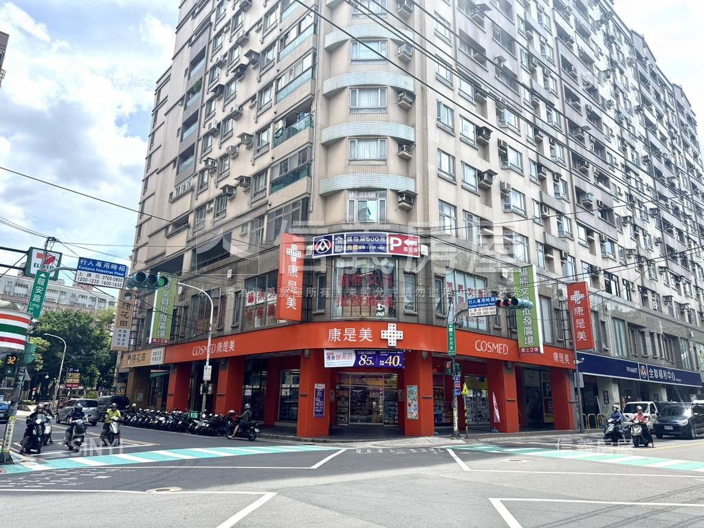 專任稀有百世達兩房房屋室內格局與周邊環境