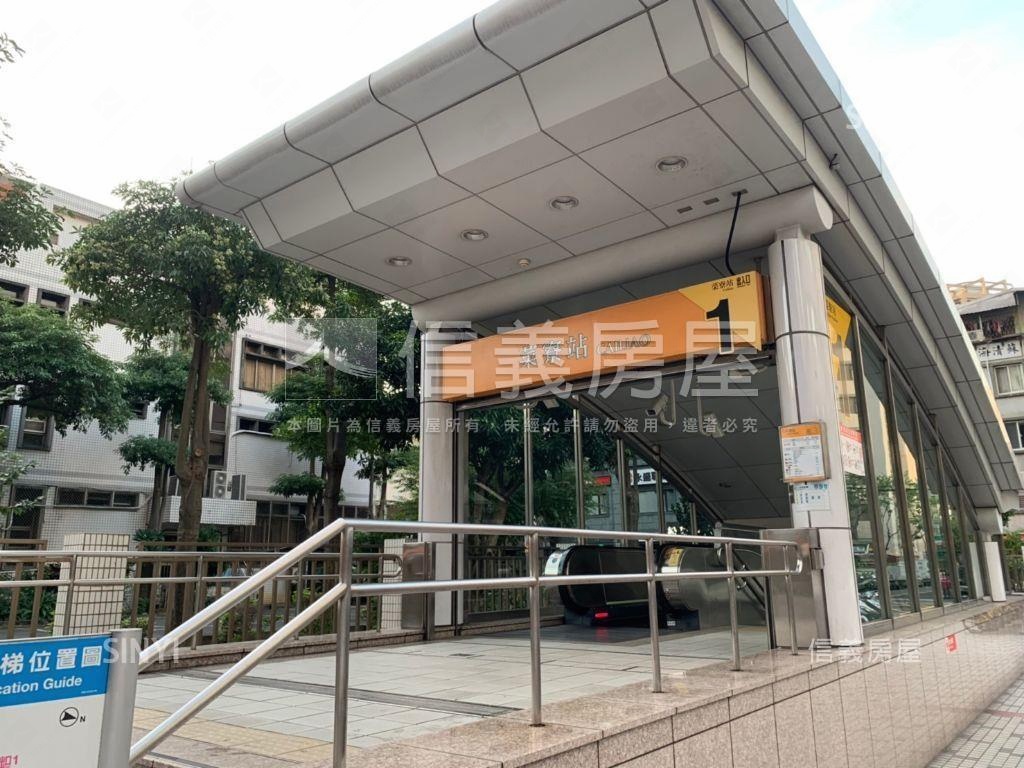 正馬路全家三角窗金店面房屋室內格局與周邊環境