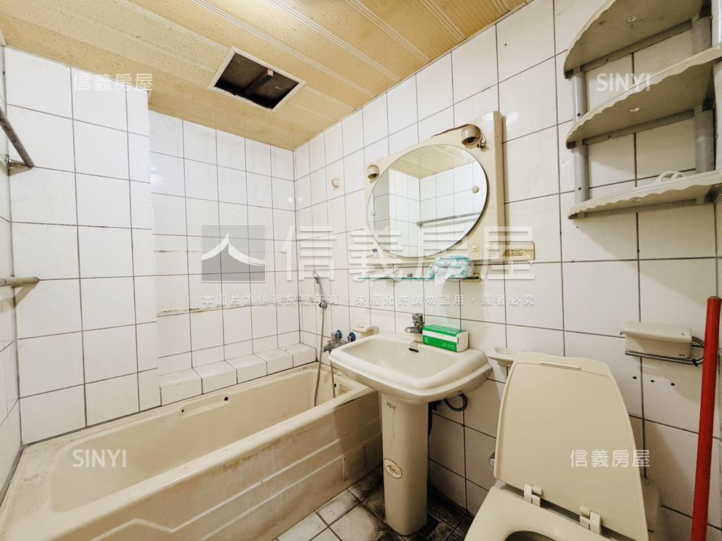 中正路低總價釋出華廈兩房房屋室內格局與周邊環境
