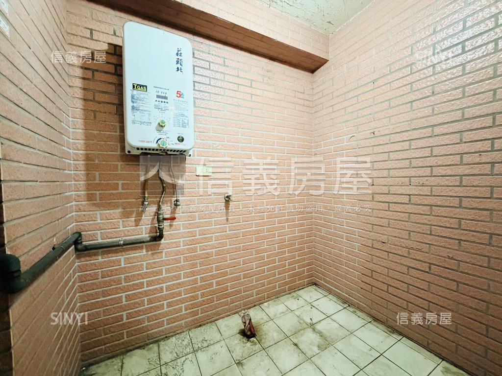 中正路低總價釋出華廈兩房房屋室內格局與周邊環境