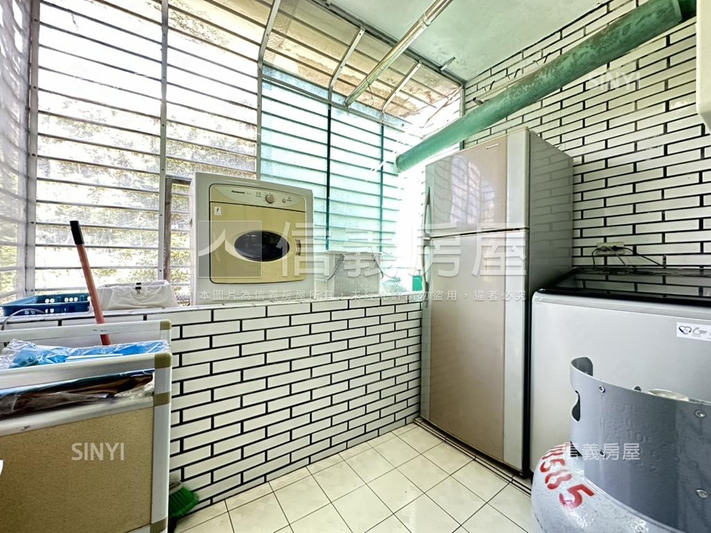 信義區綠景悠亮方正宅房屋室內格局與周邊環境