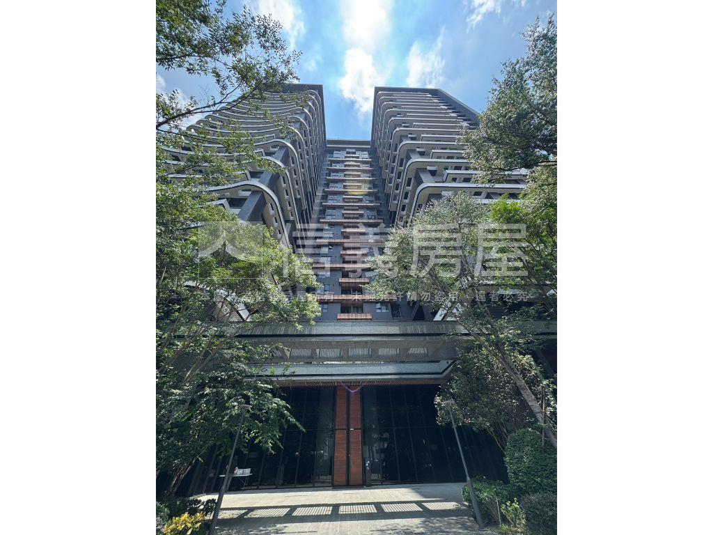 公園景觀舒適兩房平車房屋室內格局與周邊環境