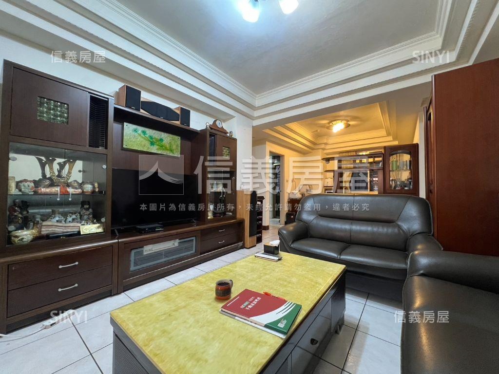 仁愛天廈四房車位房屋室內格局與周邊環境