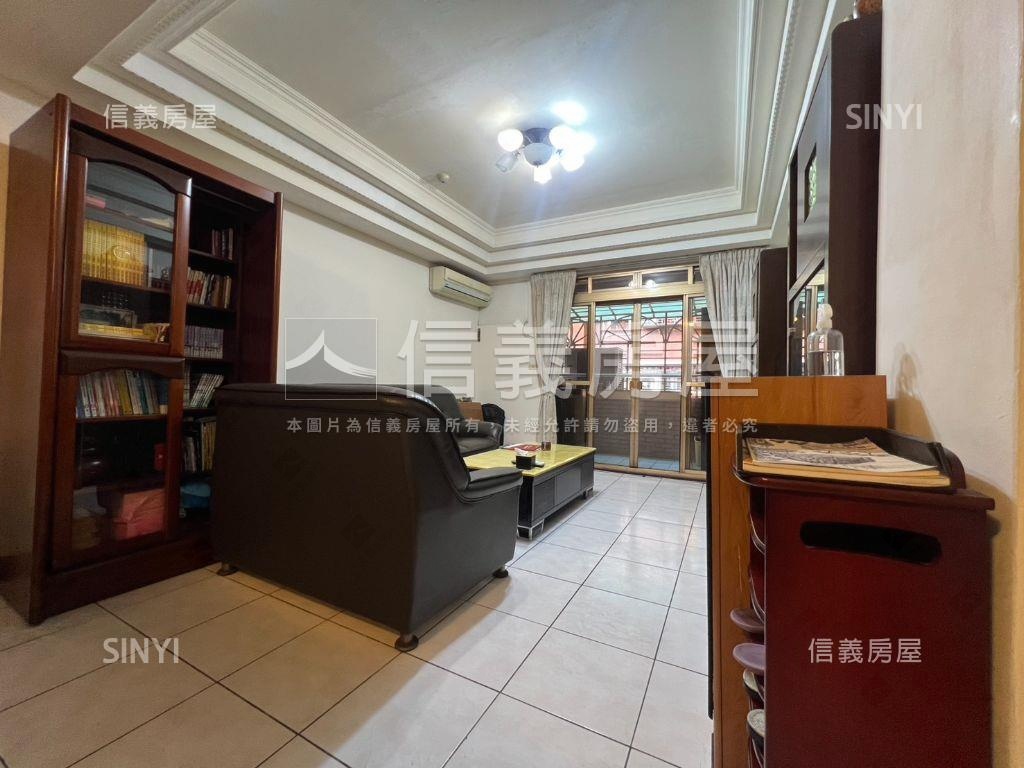 仁愛天廈四房車位房屋室內格局與周邊環境