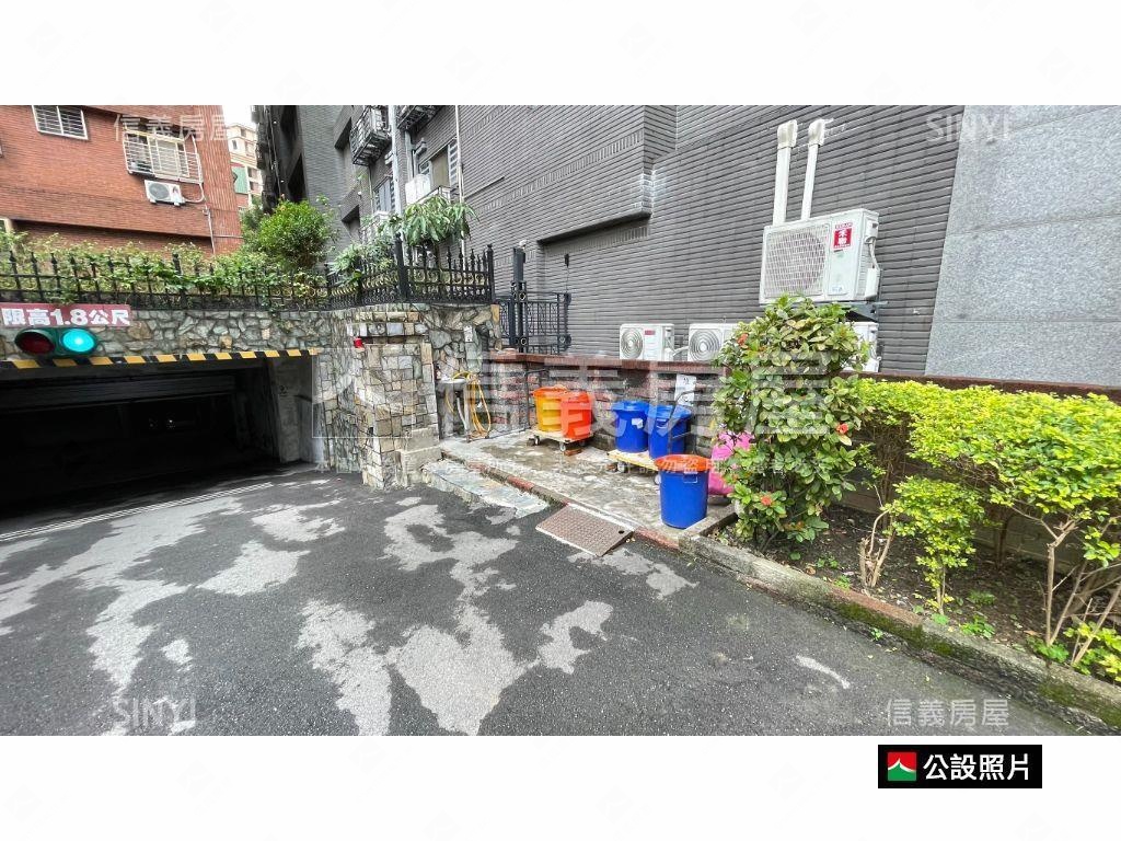 仁愛天廈四房車位房屋室內格局與周邊環境