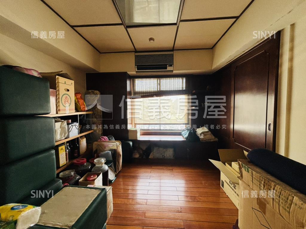 無敵河景方正電梯３房房屋室內格局與周邊環境