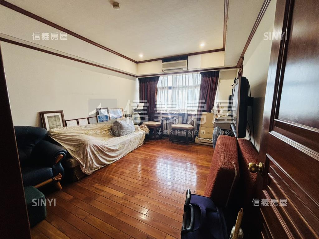 無敵河景方正電梯３房房屋室內格局與周邊環境