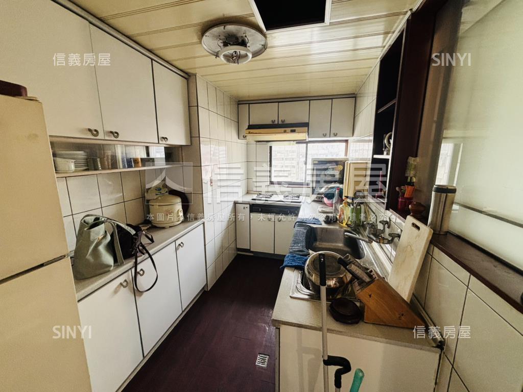 無敵河景方正電梯３房房屋室內格局與周邊環境