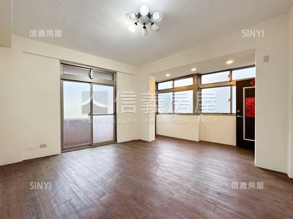 信義路頂樓景觀宅房屋室內格局與周邊環境