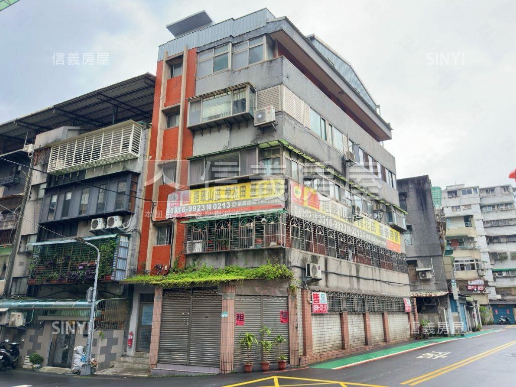 信義路頂樓景觀宅房屋室內格局與周邊環境